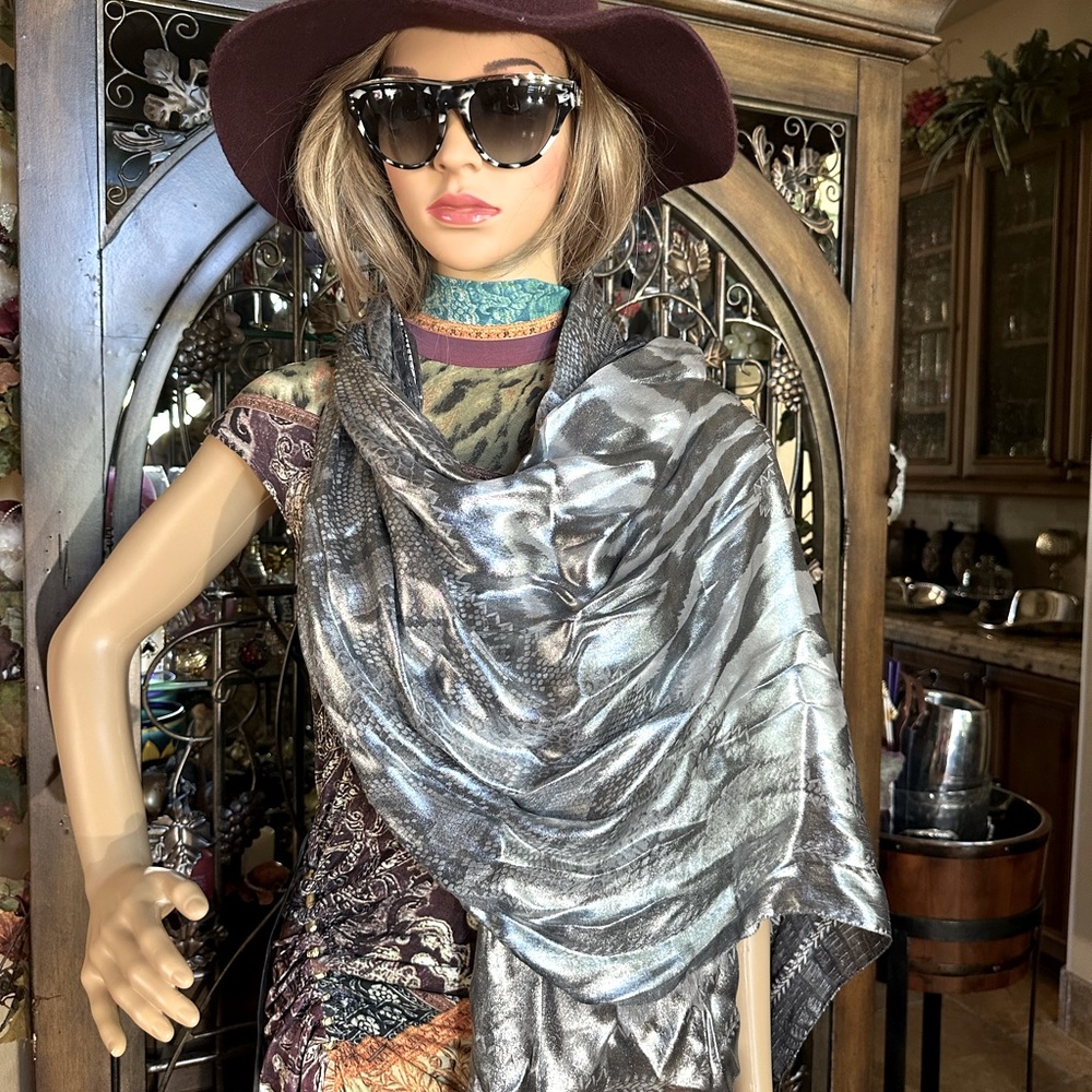 Gorgeous Shimmer Roberto Cavalli Scarf Shawl